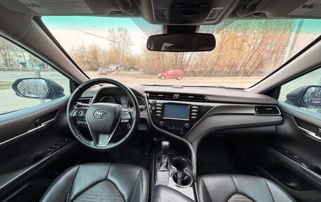 Toyota Camry, 2019 год, 2 050 000 рублей, 3 фотография