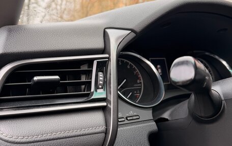 Toyota Camry, 2019 год, 2 050 000 рублей, 12 фотография