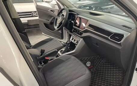 Volkswagen T-Cross I, 2023 год, 1 620 000 рублей, 6 фотография