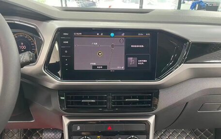 Volkswagen T-Cross I, 2023 год, 1 620 000 рублей, 9 фотография