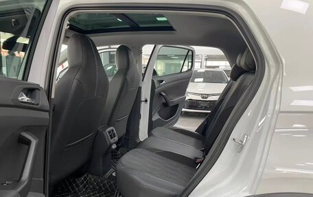 Volkswagen T-Cross I, 2023 год, 1 620 000 рублей, 12 фотография