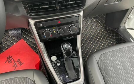 Volkswagen T-Cross I, 2023 год, 1 620 000 рублей, 11 фотография