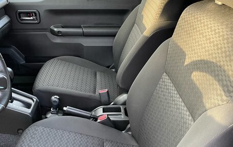 Suzuki Jimny, 2020 год, 2 600 000 рублей, 12 фотография