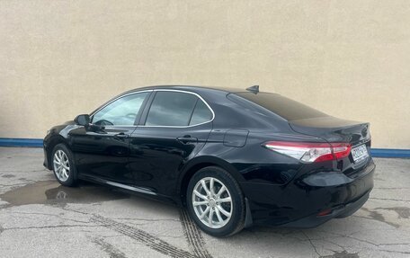 Toyota Camry, 2021 год, 2 950 000 рублей, 3 фотография