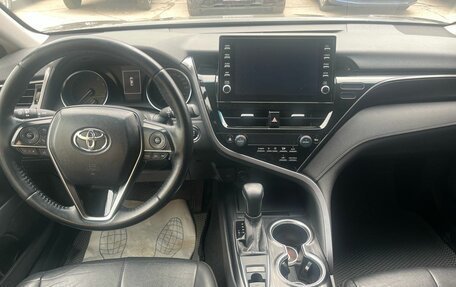 Toyota Camry, 2021 год, 2 950 000 рублей, 10 фотография