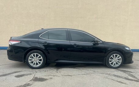 Toyota Camry, 2021 год, 2 950 000 рублей, 6 фотография