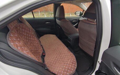 Toyota Corolla, 2019 год, 2 100 000 рублей, 10 фотография