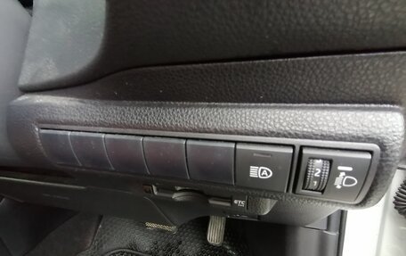 Toyota Corolla, 2019 год, 2 100 000 рублей, 14 фотография