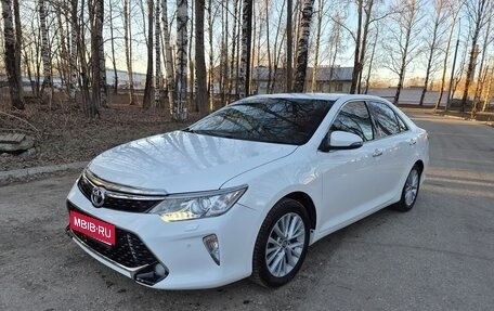 Toyota Camry, 2016 год, 2 080 000 рублей, 1 фотография