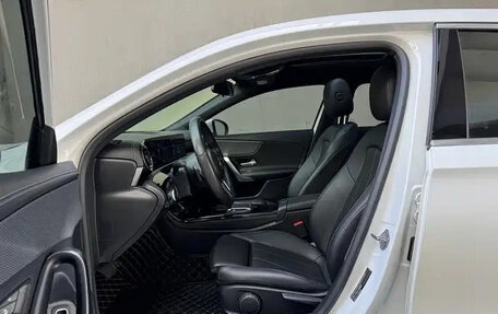 Mercedes-Benz A-Класс, 2022 год, 2 090 000 рублей, 7 фотография