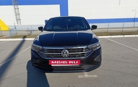 Volkswagen Polo VI (EU Market), 2021 год, 1 829 000 рублей, 3 фотография