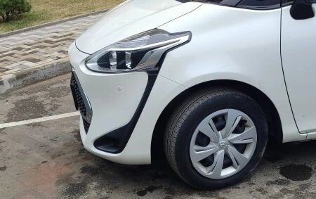 Toyota Sienta II, 2020 год, 1 550 000 рублей, 2 фотография