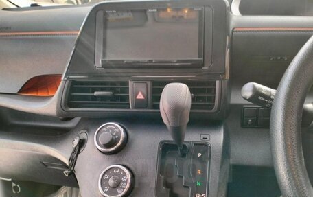 Toyota Sienta II, 2020 год, 1 550 000 рублей, 9 фотография