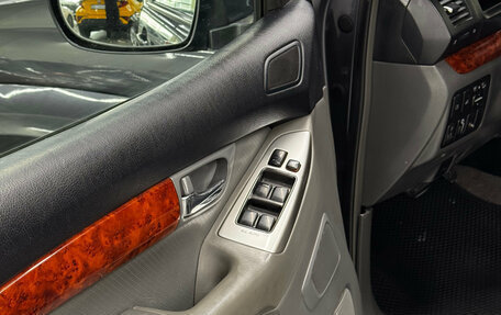 Toyota Land Cruiser Prado 120 рестайлинг, 2006 год, 2 447 000 рублей, 10 фотография