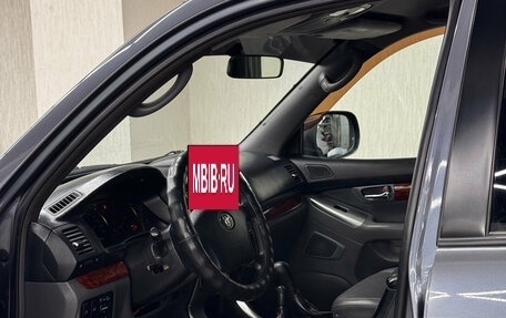 Toyota Land Cruiser Prado 120 рестайлинг, 2006 год, 2 447 000 рублей, 12 фотография