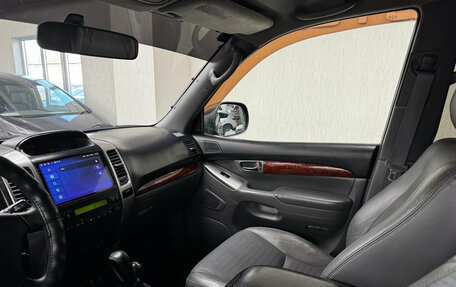 Toyota Land Cruiser Prado 120 рестайлинг, 2006 год, 2 447 000 рублей, 18 фотография