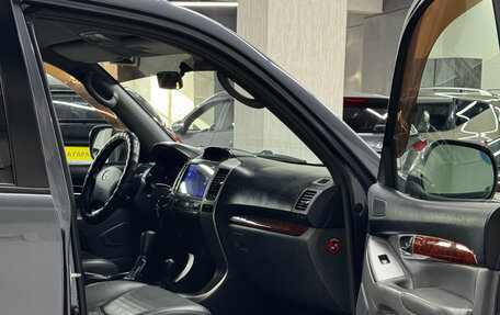 Toyota Land Cruiser Prado 120 рестайлинг, 2006 год, 2 447 000 рублей, 31 фотография