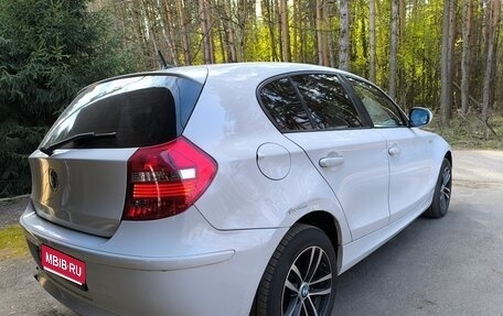 BMW 1 серия, 2011 год, 900 000 рублей, 1 фотография