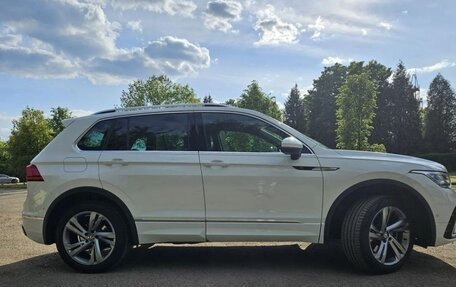 Volkswagen Tiguan II, 2021 год, 2 600 000 рублей, 4 фотография