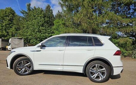 Volkswagen Tiguan II, 2021 год, 2 600 000 рублей, 5 фотография