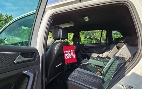 Volkswagen Tiguan II, 2021 год, 2 600 000 рублей, 11 фотография