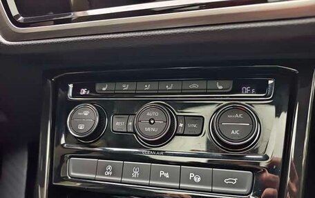 Volkswagen Touran III, 2022 год, 2 350 000 рублей, 10 фотография