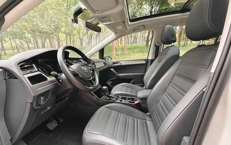 Volkswagen Touran III, 2022 год, 2 350 000 рублей, 12 фотография