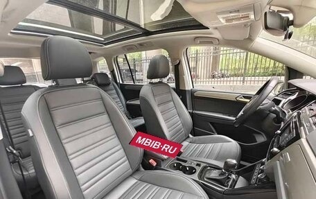 Volkswagen Touran III, 2022 год, 2 350 000 рублей, 14 фотография