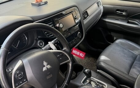 Mitsubishi Outlander III рестайлинг 3, 2014 год, 1 350 000 рублей, 8 фотография