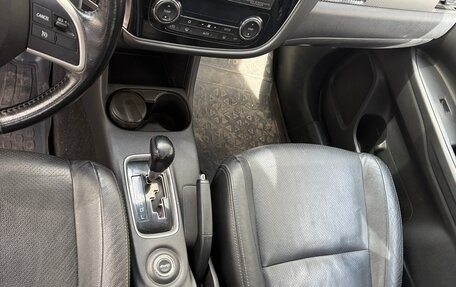 Mitsubishi Outlander III рестайлинг 3, 2014 год, 1 350 000 рублей, 9 фотография