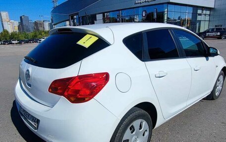 Opel Astra J, 2010 год, 640 000 рублей, 3 фотография