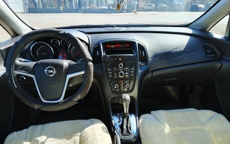 Opel Astra J, 2010 год, 640 000 рублей, 5 фотография