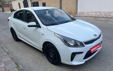 KIA Rio IV, 2020 год, 950 000 рублей, 3 фотография