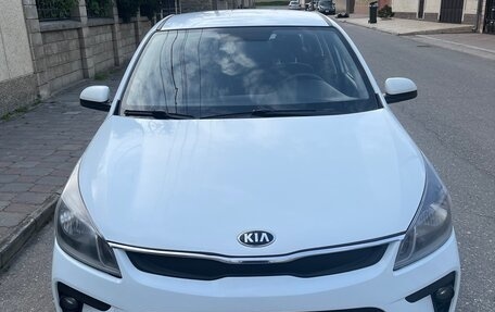 KIA Rio IV, 2020 год, 950 000 рублей, 2 фотография