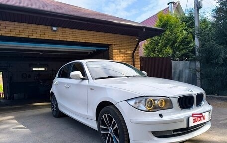 BMW 1 серия, 2011 год, 900 000 рублей, 3 фотография