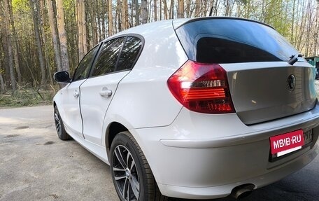 BMW 1 серия, 2011 год, 900 000 рублей, 6 фотография
