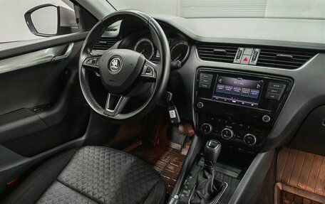 Skoda Octavia, 2017 год, 1 663 000 рублей, 10 фотография