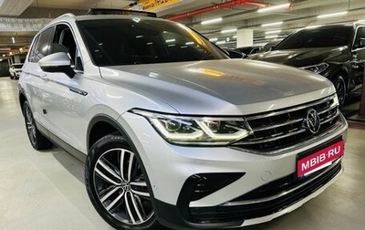 Volkswagen Tiguan II, 2022 год, 3 700 000 рублей, 1 фотография
