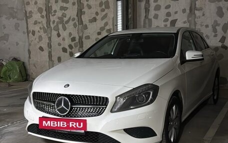 Mercedes-Benz A-Класс, 2014 год, 1 045 000 рублей, 5 фотография