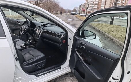 Toyota Camry, 2016 год, 2 340 000 рублей, 9 фотография