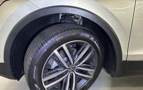 Volkswagen Tiguan II, 2022 год, 3 700 000 рублей, 9 фотография