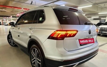Volkswagen Tiguan II, 2022 год, 3 700 000 рублей, 8 фотография