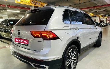 Volkswagen Tiguan II, 2022 год, 3 700 000 рублей, 6 фотография