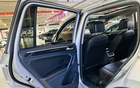 Volkswagen Tiguan II, 2022 год, 3 700 000 рублей, 28 фотография