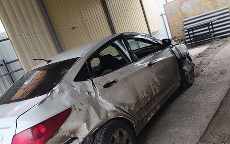 Hyundai Solaris II рестайлинг, 2013 год, 280 000 рублей, 3 фотография