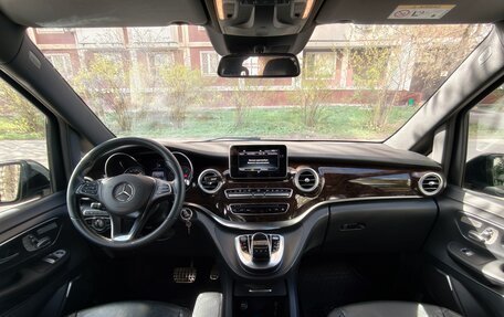 Mercedes-Benz V-Класс, 2018 год, 4 400 000 рублей, 2 фотография