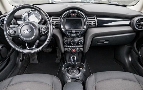 MINI Hatch, 2019 год, 1 936 000 рублей, 7 фотография