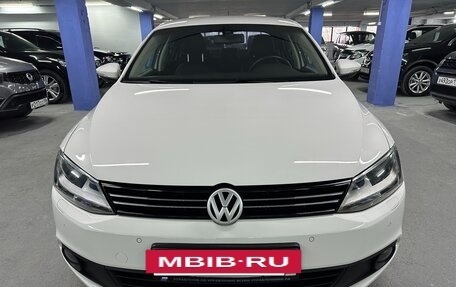 Volkswagen Jetta VI, 2011 год, 825 000 рублей, 2 фотография