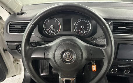 Volkswagen Jetta VI, 2011 год, 825 000 рублей, 11 фотография