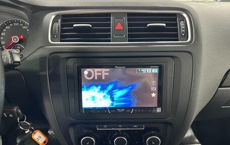 Volkswagen Jetta VI, 2011 год, 825 000 рублей, 12 фотография